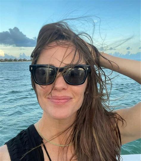 jennifer garner sunglasses